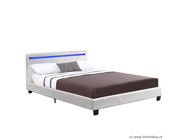 Gestoffeerd bed verona 120x200cm - afbeelding 1 van  7