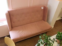 Gestoffeerde bank sav & okse met houten poten. afmeting 140 x 65 x 100 cm. - afbeelding 3 van  3