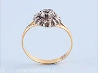 Getaxeerde gouden ring - afbeelding 2 van  11