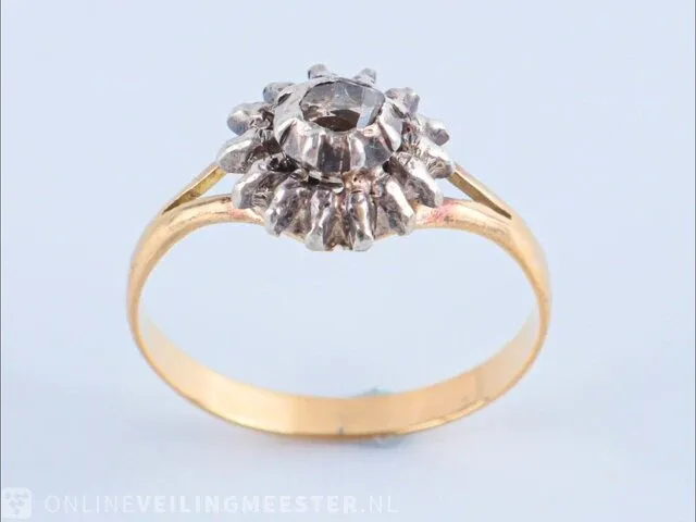 Getaxeerde gouden ring - afbeelding 5 van  11