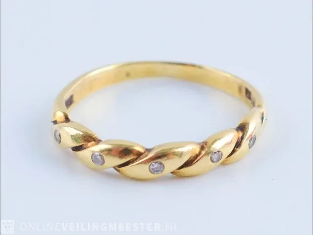 Getaxeerde gouden ring - afbeelding 5 van  9