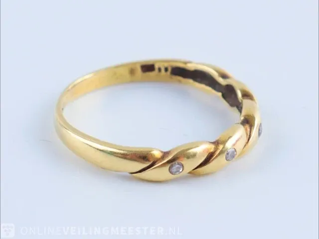 Getaxeerde gouden ring - afbeelding 6 van  9