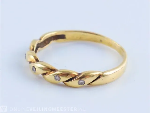 Getaxeerde gouden ring - afbeelding 7 van  9