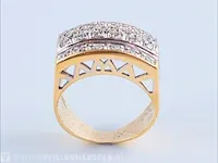 Getaxeerde gouden ring - afbeelding 1 van  11