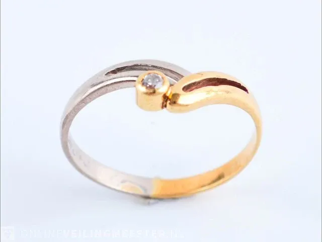 Getaxeerde gouden ring - afbeelding 3 van  10