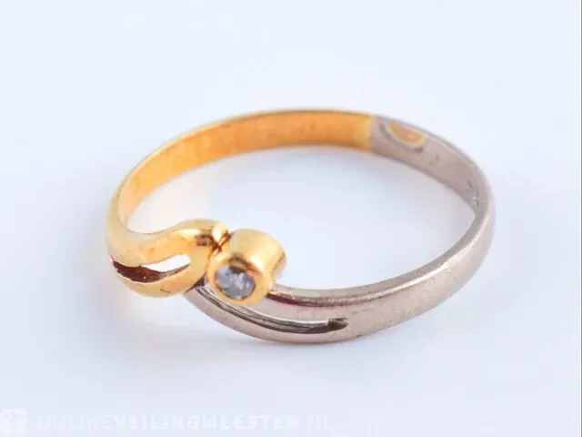 Getaxeerde gouden ring - afbeelding 5 van  10