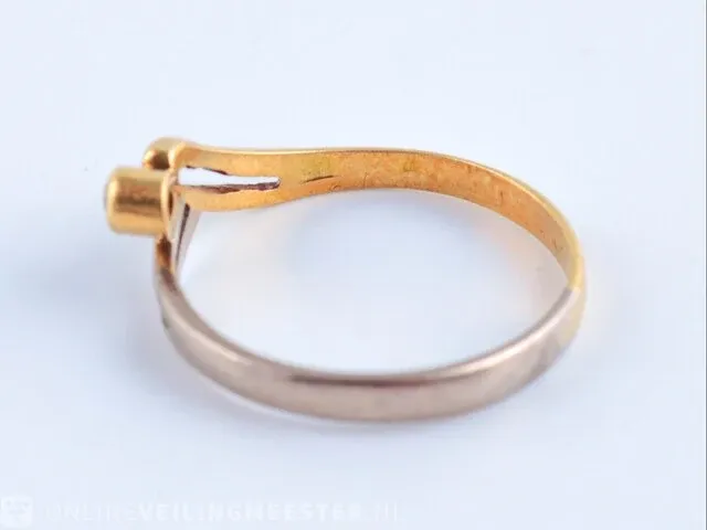 Getaxeerde gouden ring - afbeelding 6 van  10