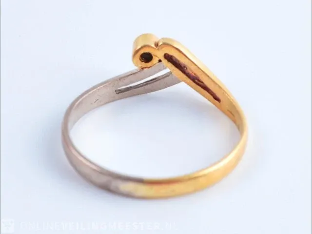 Getaxeerde gouden ring - afbeelding 7 van  10