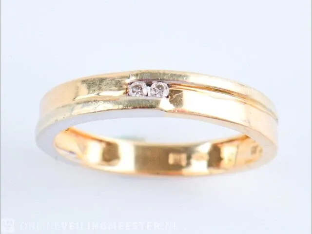 Getaxeerde gouden ring - afbeelding 3 van  9