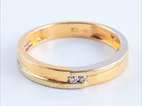 Getaxeerde gouden ring - afbeelding 4 van  9