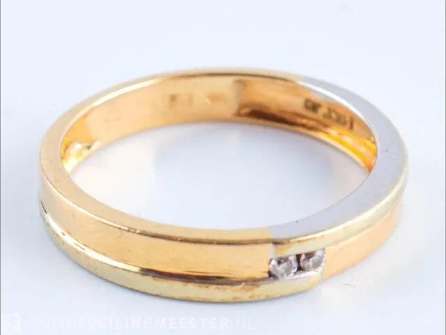 Getaxeerde gouden ring - afbeelding 7 van  9