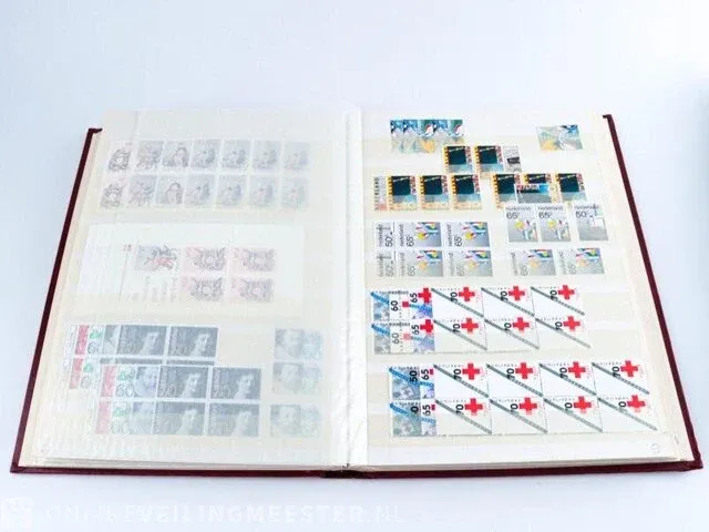 Getaxeerde postfrisse postzegelcollectie , nederland - afbeelding 1 van  60