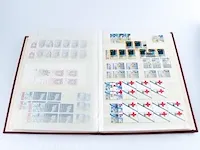 Getaxeerde postfrisse postzegelcollectie , nederland - afbeelding 1 van  60