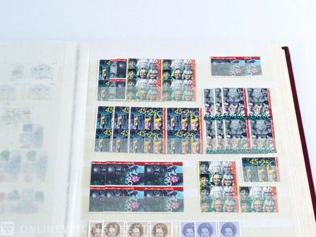 Getaxeerde postfrisse postzegelcollectie , nederland - afbeelding 14 van  60