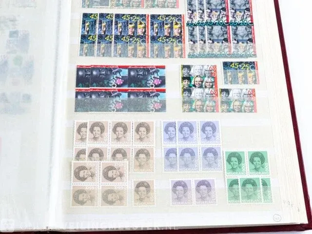 Getaxeerde postfrisse postzegelcollectie , nederland - afbeelding 15 van  60