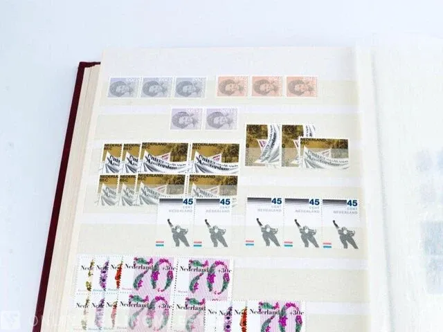 Getaxeerde postfrisse postzegelcollectie , nederland - afbeelding 16 van  60