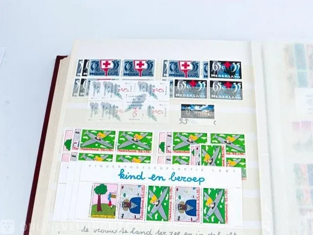 Getaxeerde postfrisse postzegelcollectie , nederland - afbeelding 42 van  60
