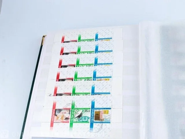 Getaxeerde postzegelblokkencollectie , nederland - afbeelding 19 van  76