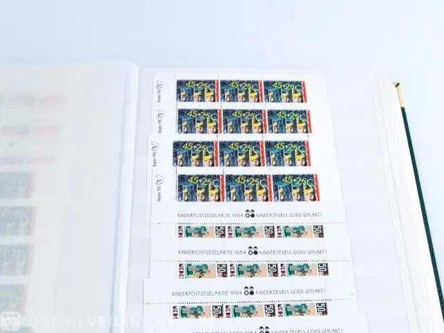 Getaxeerde postzegelblokkencollectie , nederland - afbeelding 46 van  76