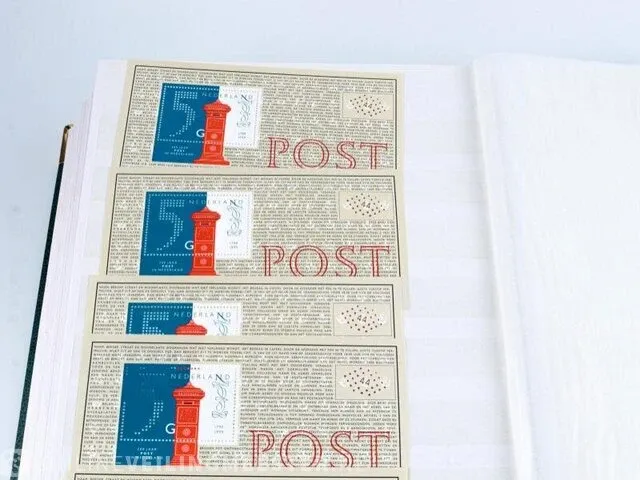 Getaxeerde postzegelblokkencollectie , nederland - afbeelding 71 van  76