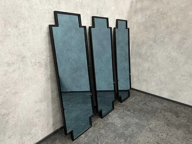 Getinte spiegel in geometrische vorm h170cm (3x) - afbeelding 1 van  7