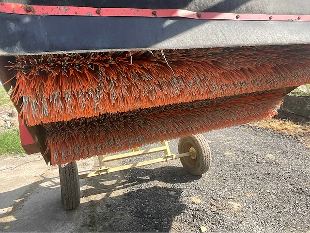 Getrokken industriële veegmachine – 2 roterende borstels - afbeelding 9 van  19