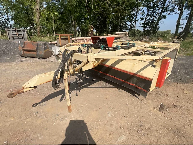 Getrokken industriële veegmachine – 2 roterende borstels - afbeelding 1 van  19