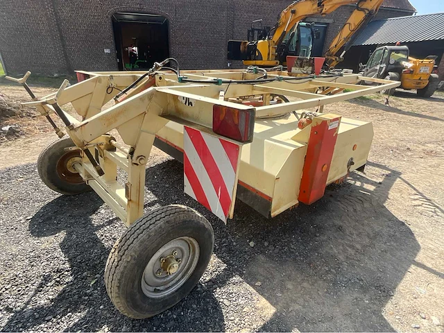 Getrokken industriële veegmachine – 2 roterende borstels - afbeelding 15 van  19