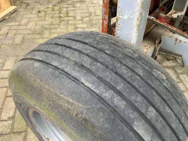 Getrokken kunstmeststrooier - afbeelding 4 van  14