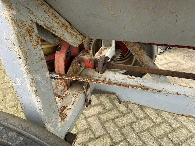 Getrokken kunstmeststrooier - afbeelding 5 van  14