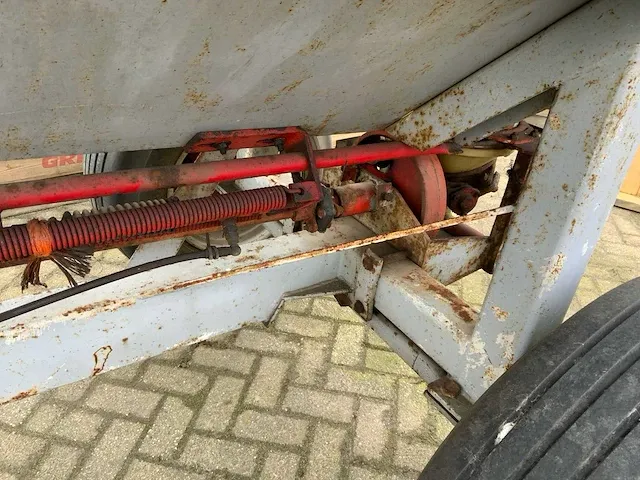 Getrokken kunstmeststrooier - afbeelding 14 van  14