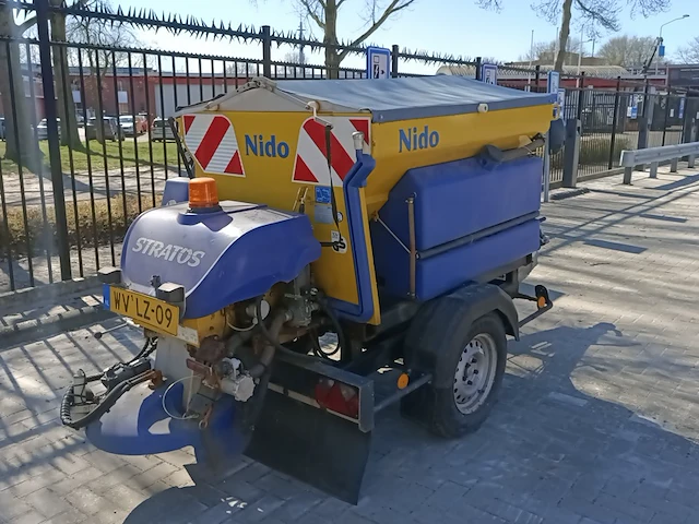 Getrokken nat zoutstrooier 0.8m³ - 350l, nido, stratos b08l-15 acxn280, 2006 - afbeelding 1 van  14
