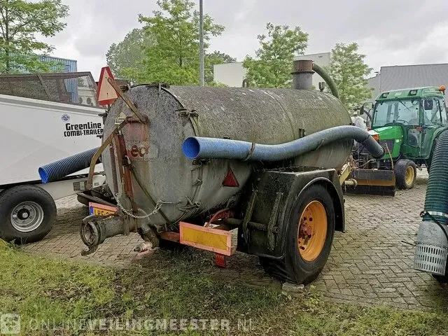 Getrokken tankwagen kuweco, bouwjaar 1985 - afbeelding 1 van  7