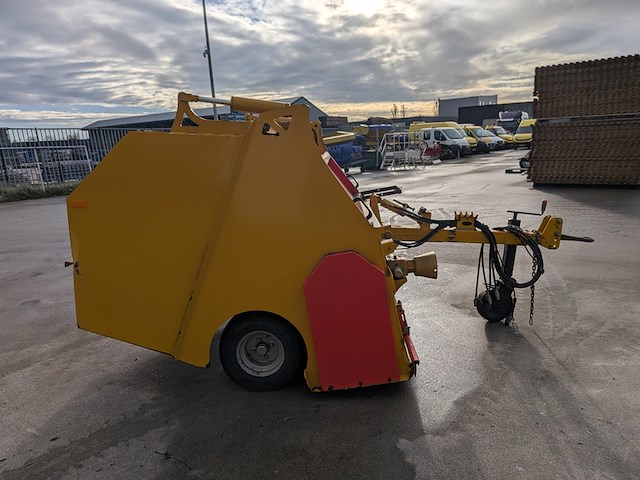 Getrokken veegmachine, schouten, px 1802, 2011 - afbeelding 15 van  18