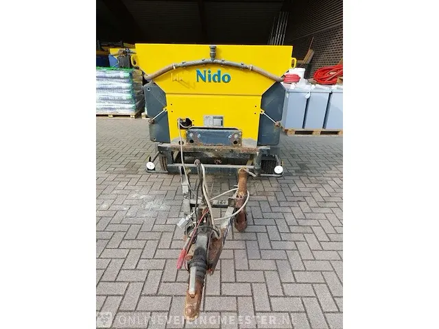 Getrokken zoutstrooier | locatie eersel | nido, awk 1800-1, bouwjaar 2002 - afbeelding 2 van  6