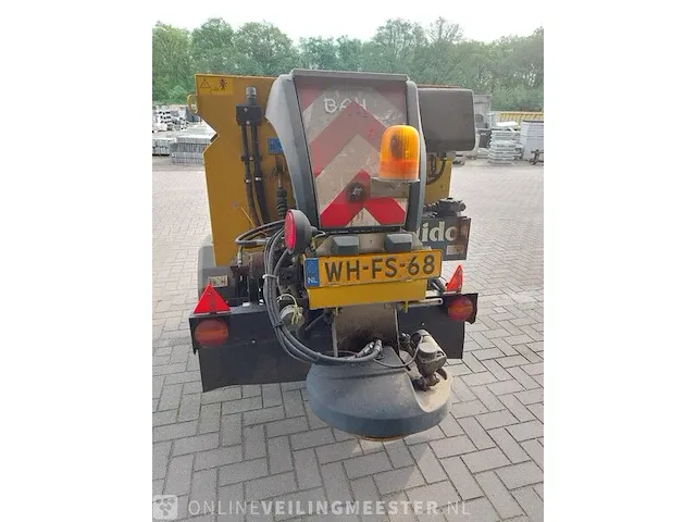 Getrokken zoutstrooier | locatie eersel | nido, awk 1800-1, bouwjaar 2002 - afbeelding 3 van  6