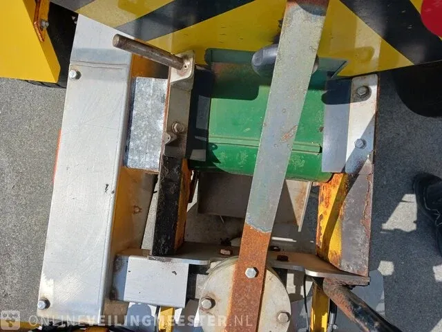 Getrokken zoutstrooier logic, gds250r, bouwjaar 2011 - afbeelding 18 van  24