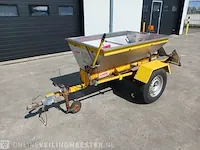 Getrokken zoutstrooier logic, gds250r, bouwjaar 2011