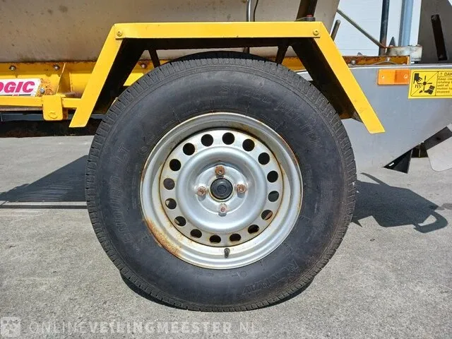 Getrokken zoutstrooier logic, gds250r, bouwjaar 2011 - afbeelding 22 van  24