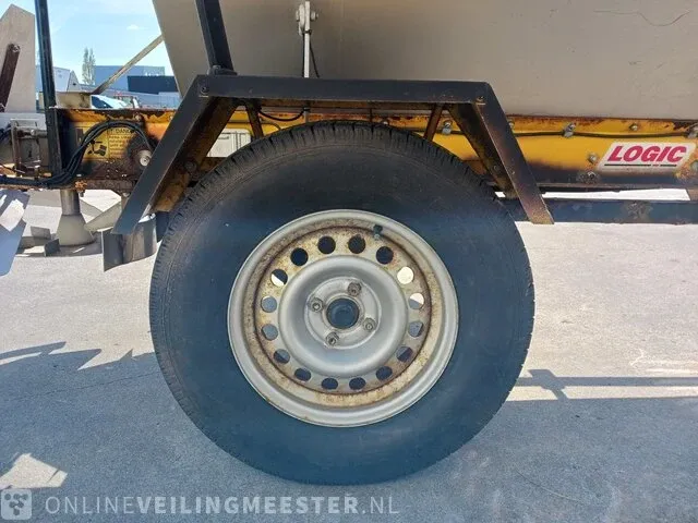Getrokken zoutstrooier logic, gds250r, bouwjaar 2011 - afbeelding 23 van  24