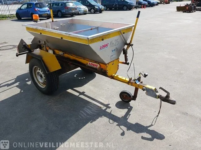 Getrokken zoutstrooier logic, gds250r, bouwjaar 2011 - afbeelding 8 van  24