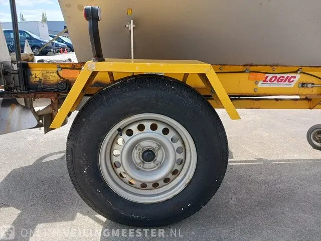 Getrokken zoutstrooier logic, gds250r, bouwjaar 2011 - afbeelding 21 van  22