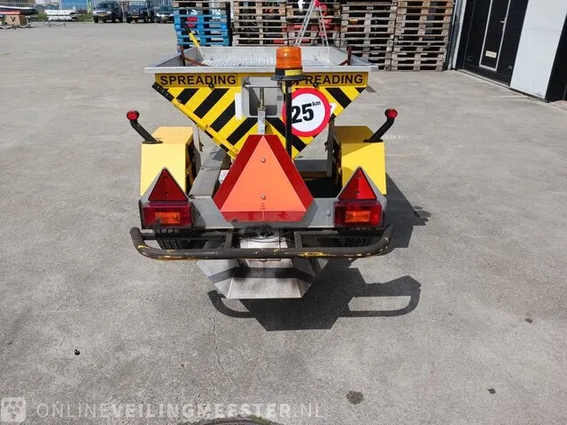 Getrokken zoutstrooier logic, gds250r, bouwjaar 2011 - afbeelding 4 van  22