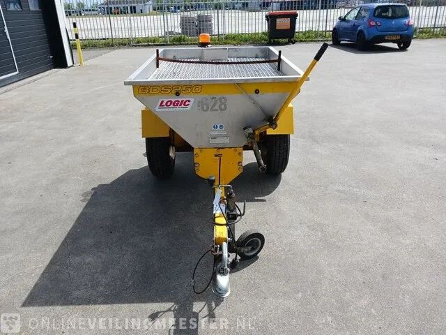 Getrokken zoutstrooier logic, gds250r, bouwjaar 2011 - afbeelding 9 van  22