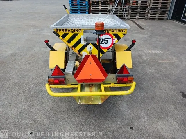 Getrokken zoutstrooier logic, gds250r, bouwjaar 2011 - afbeelding 4 van  22