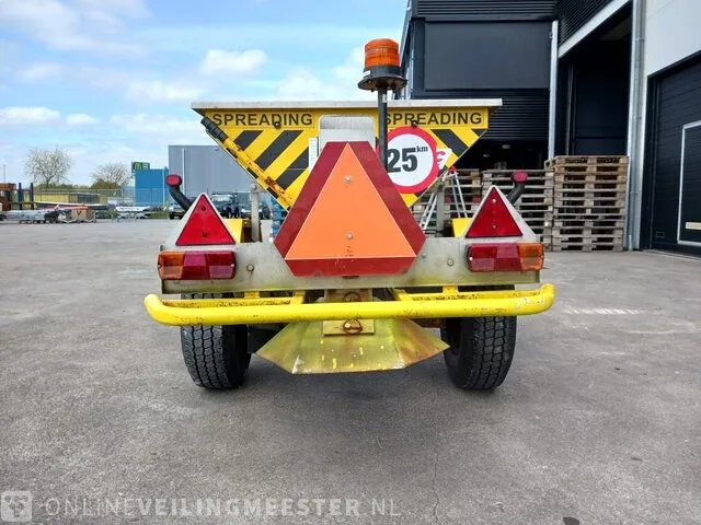 Getrokken zoutstrooier logic, gds250r, bouwjaar 2011 - afbeelding 5 van  22