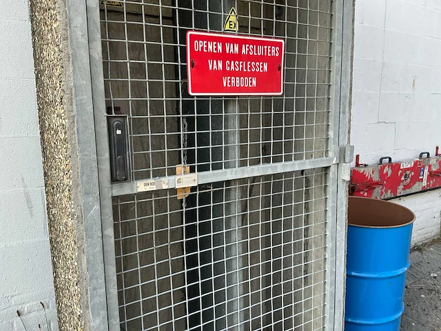 Gevaarlijke stoffen opslag - afbeelding 6 van  11
