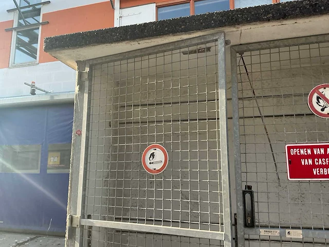 Gevaarlijke stoffen opslag - afbeelding 8 van  11