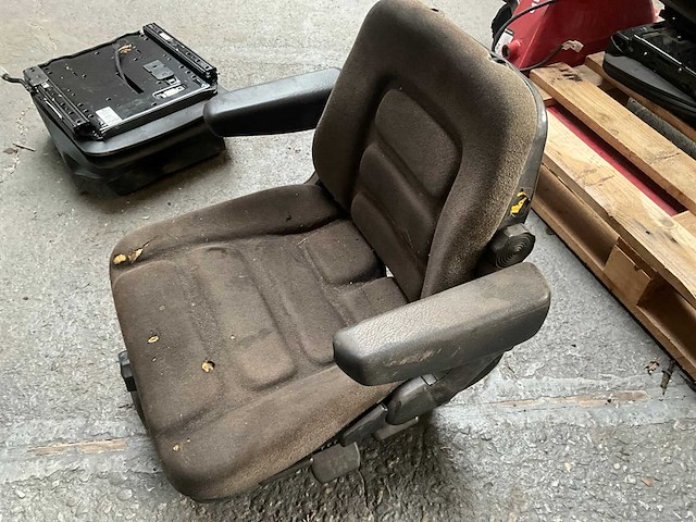 Geveerde stoel veersysteem stoel met armleuning - afbeelding 1 van  10