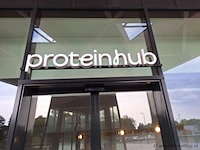 Gevelreclame "proteinhub" - 150x25cm - afbeelding 2 van  2